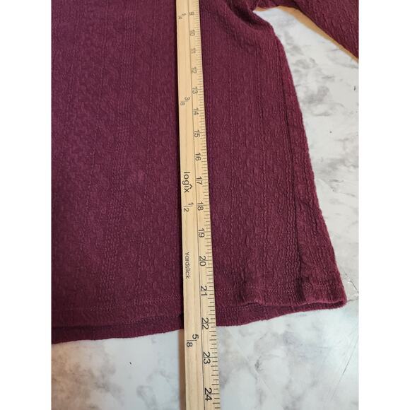 LOFT Women's Burgundy Red Textured Ruffle Shoulder Blouse‎ Top Size Medium - Picture 6 of 6